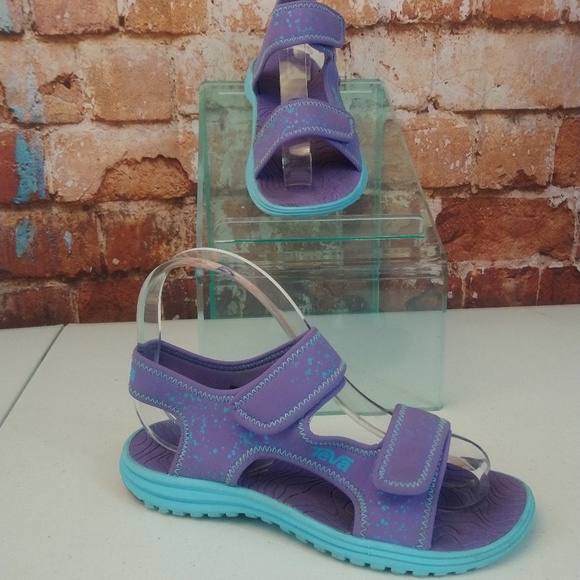 teva sandals size 3